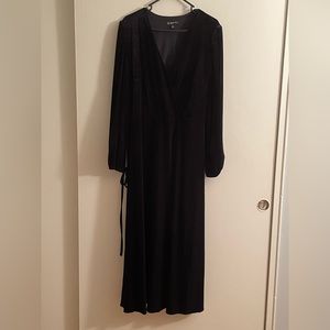 Black velvet dress with waist tie